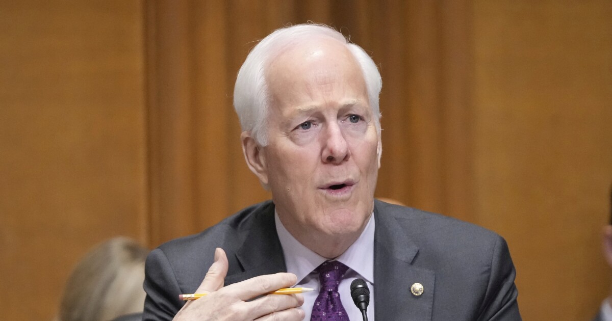 Senate votes to end security line perks for members of Congress