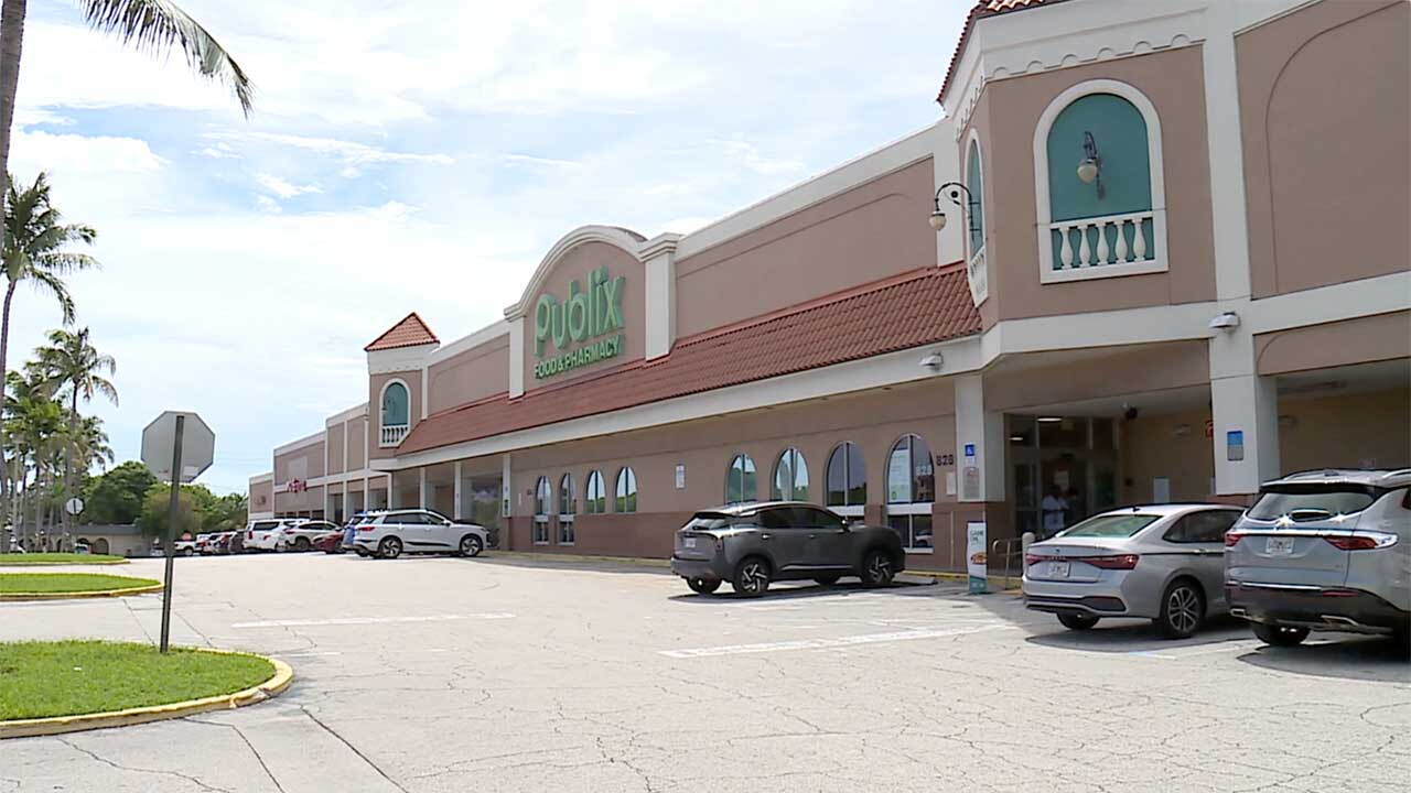 A Publix grocery store located in the Southdale Shopping Center at 828 Southern Blvd. in West Palm Beach, Florida.