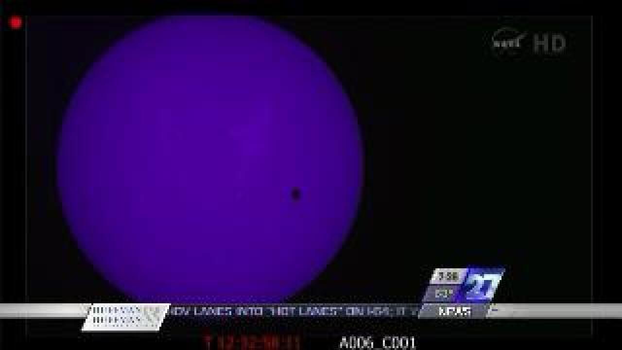 New pictures of Venus passing between the Earth and Sun