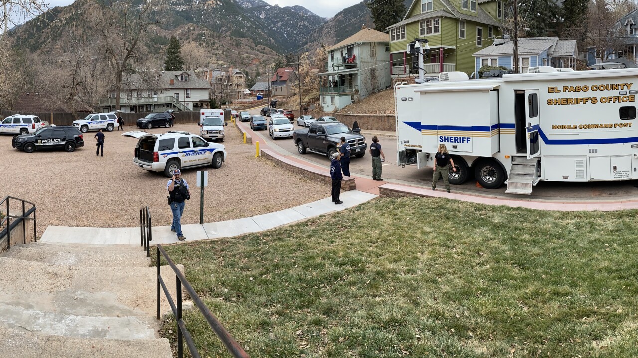 Standoff in Manitou Springs over, suspect in custody
