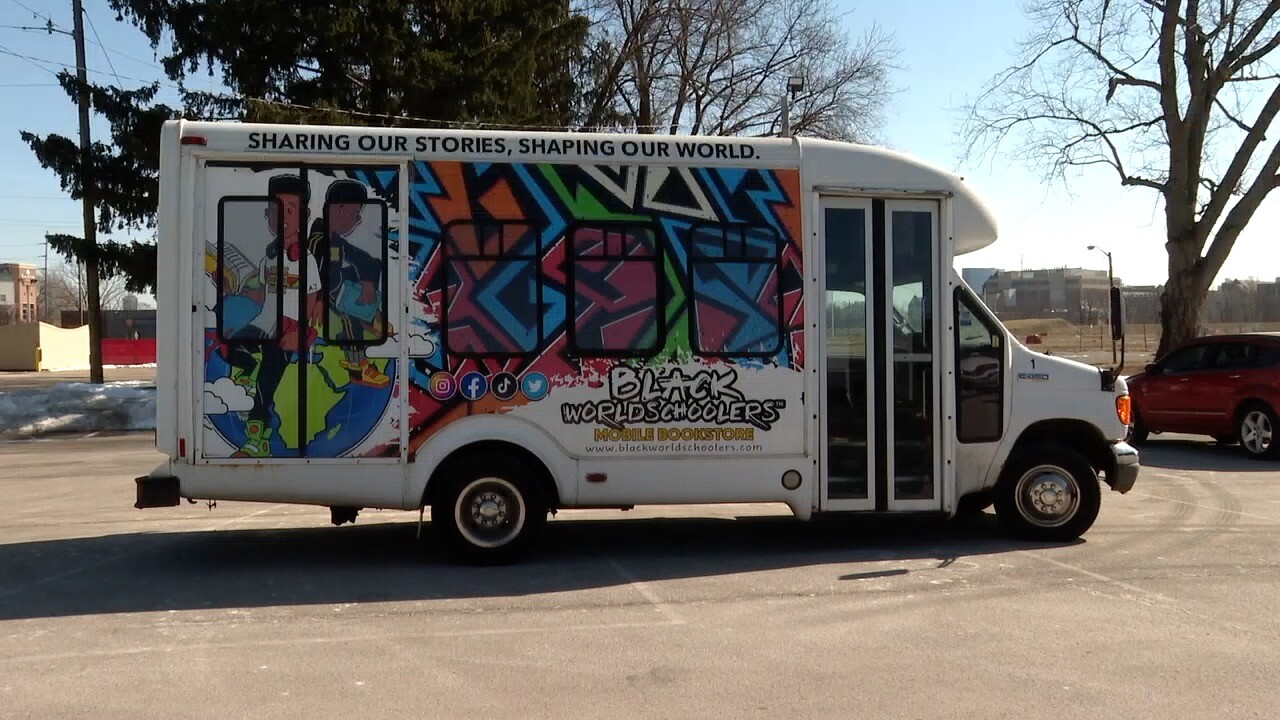 mobile book store.jpg