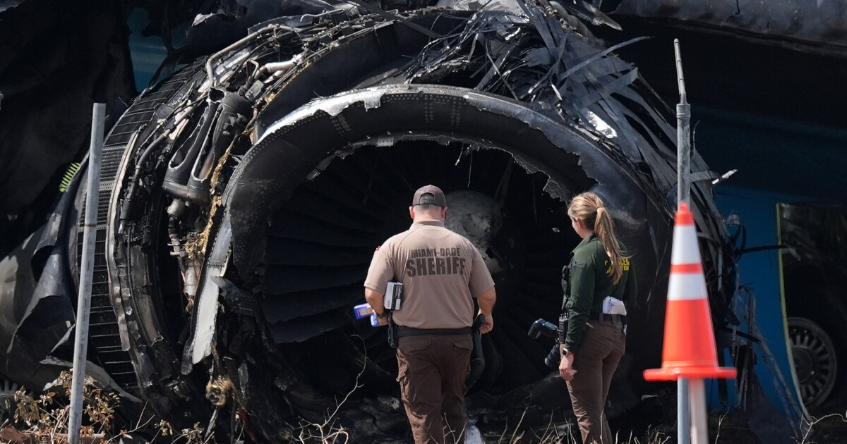 Federal report says pilots weren't warned about wind before Amazon cargo plane crashed in Miami