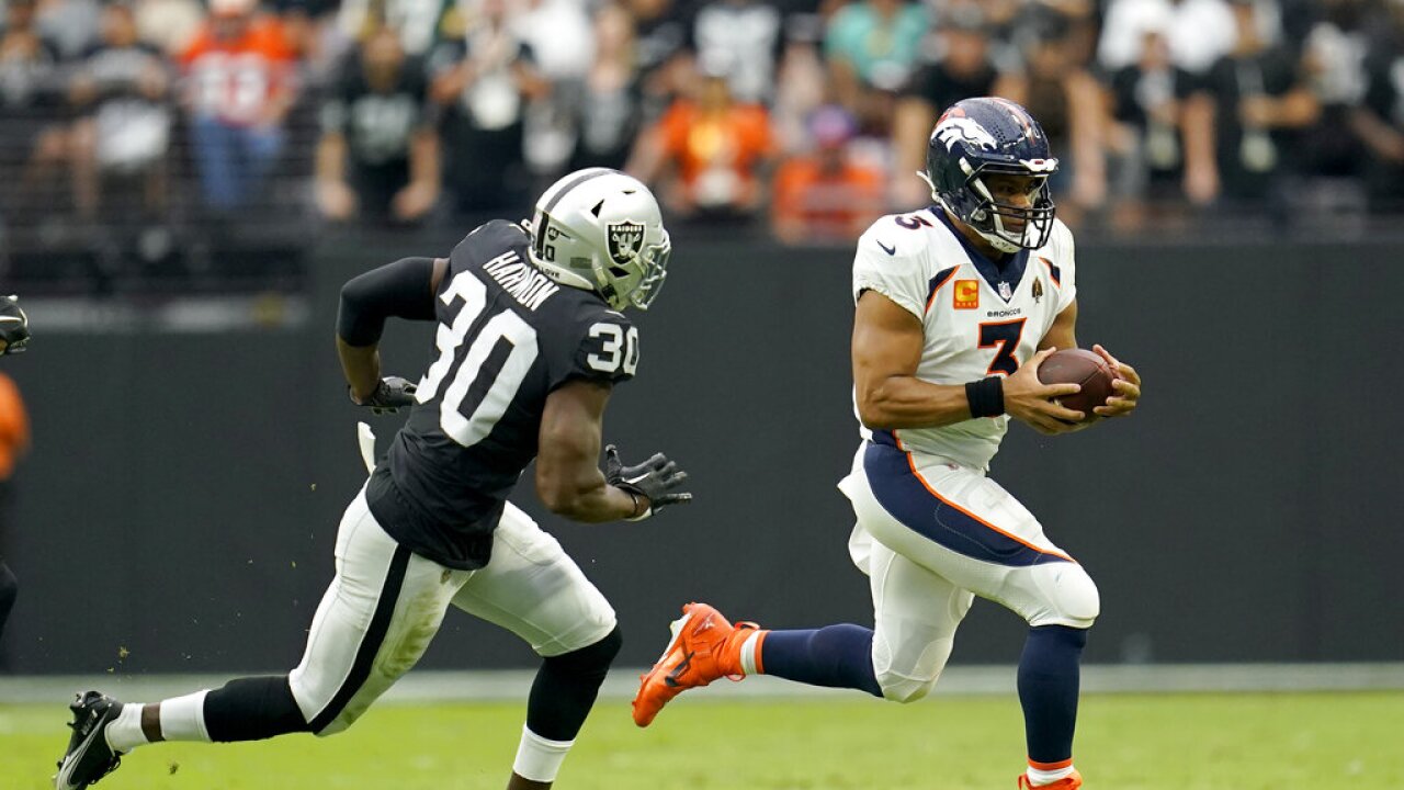 Broncos Raiders Football
