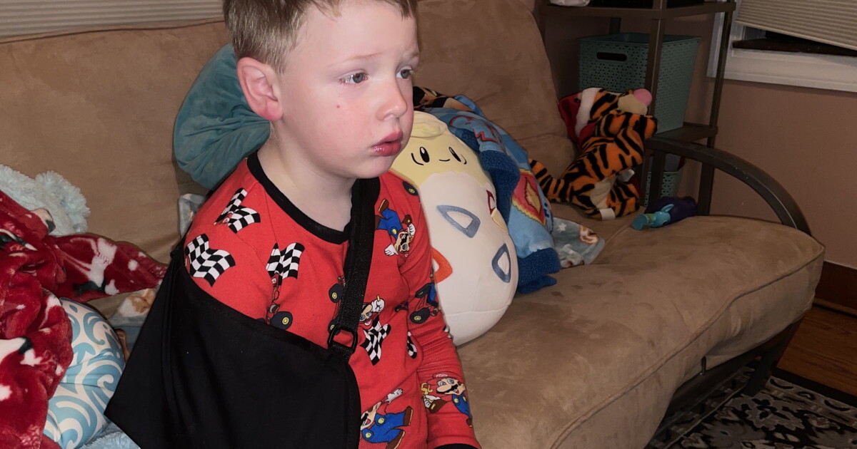Pontiac child left heartbroken after family car with presents inside stolen - Vimarsana News