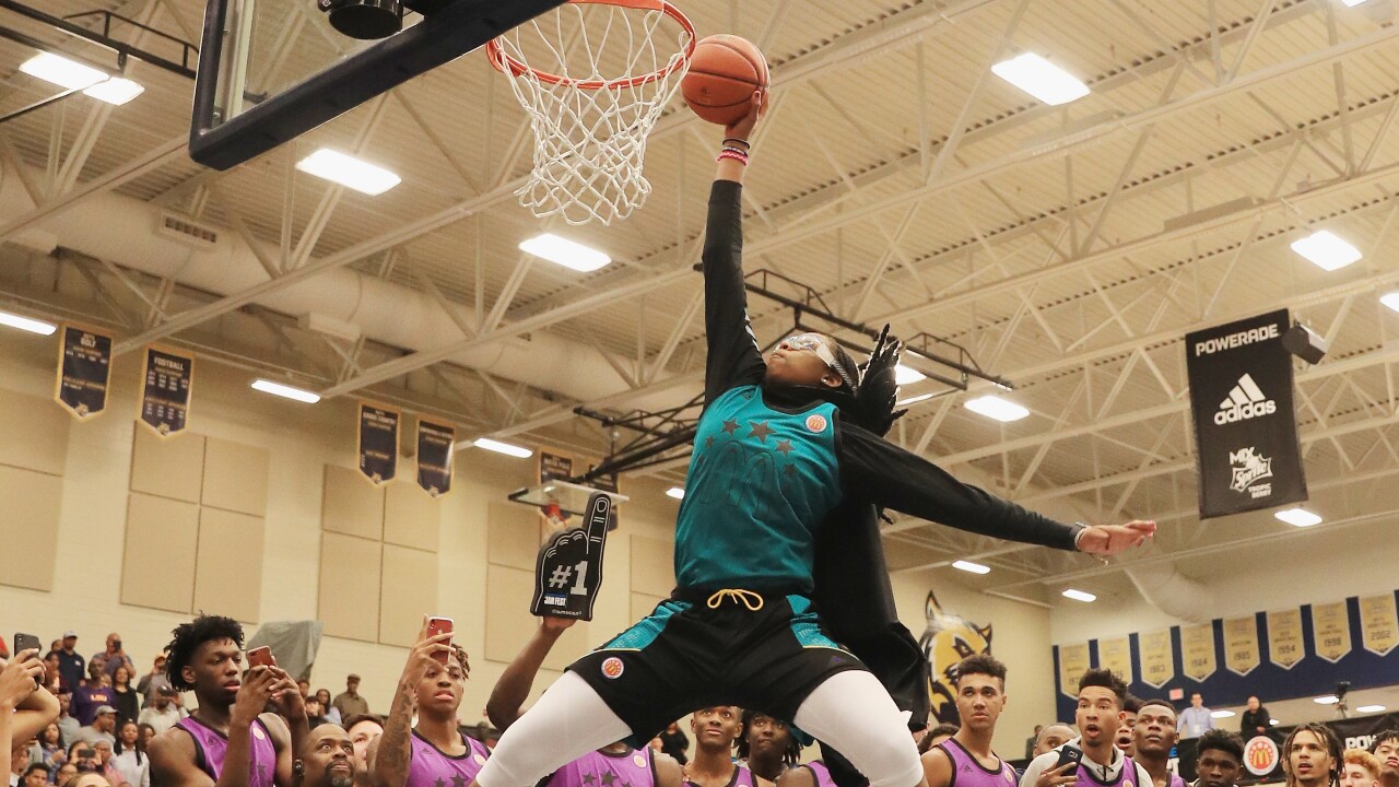 Regis Jesuit Hs S Fran Belibi Becomes 2nd Woman To Win Mcdonald S All American Slam Dunk Contest