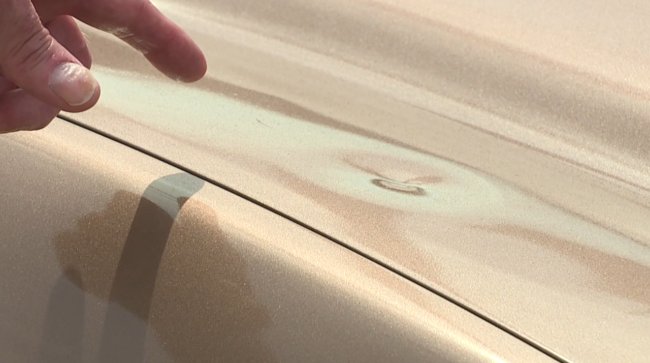 Residents near Atomic Golf say stray balls are 'bouncing off of cars'