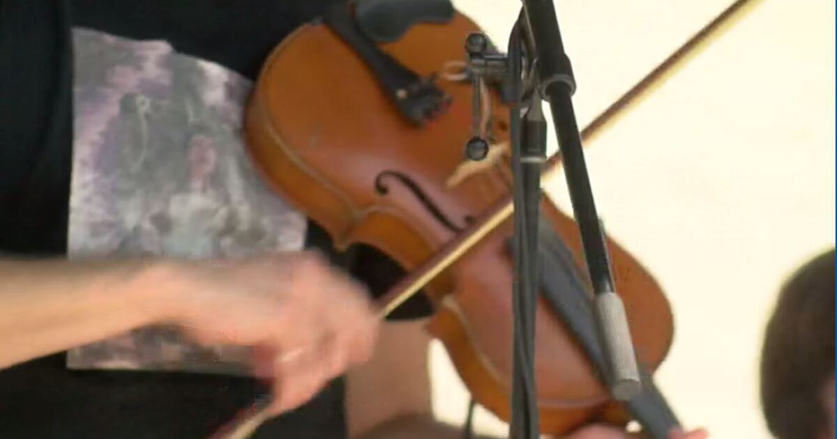 Fiddle competition helps 'preserve and promote Cajun heritage and music' - Vimarsana News