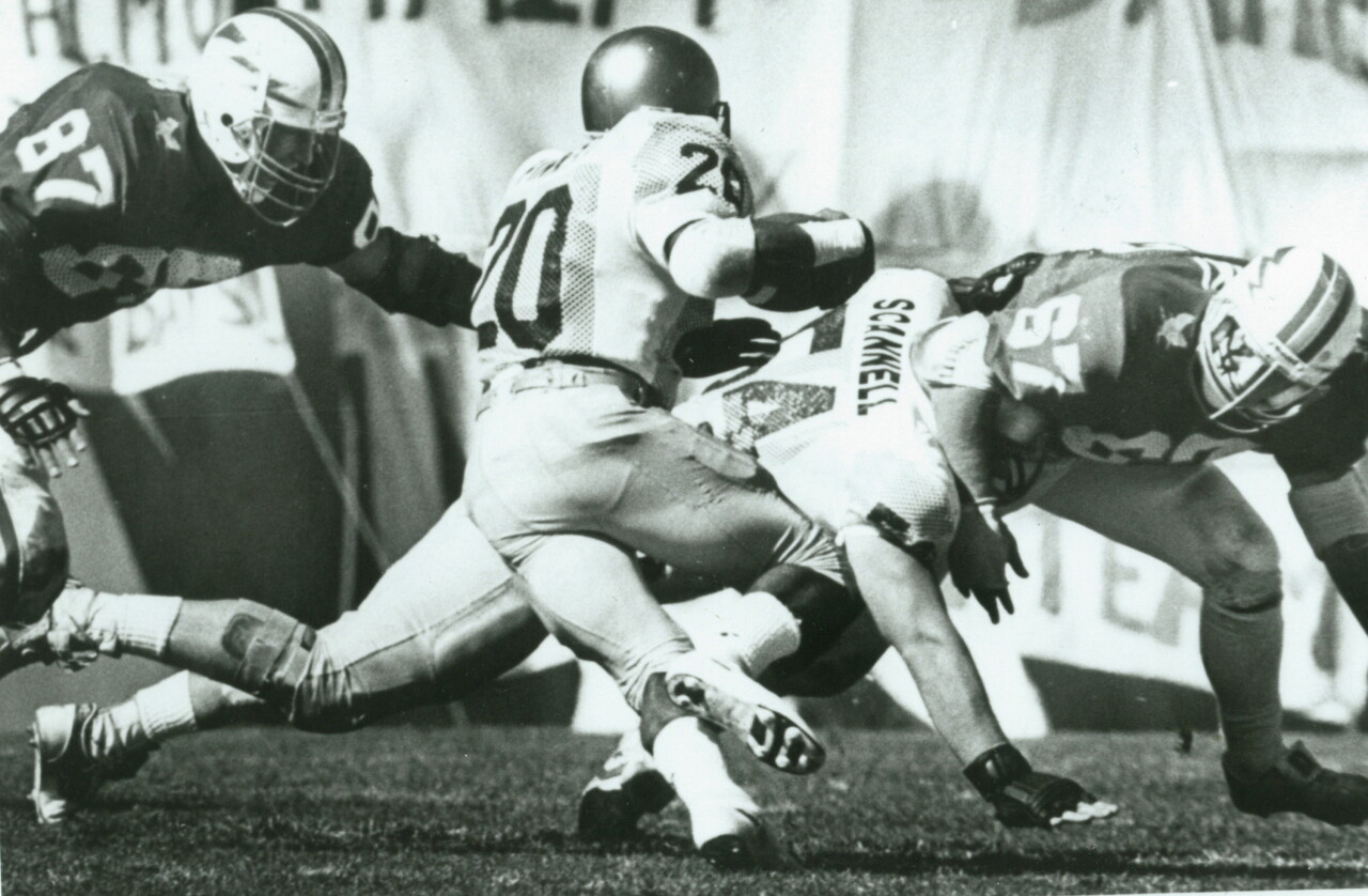 Maki-Hennings action 1985.jpg