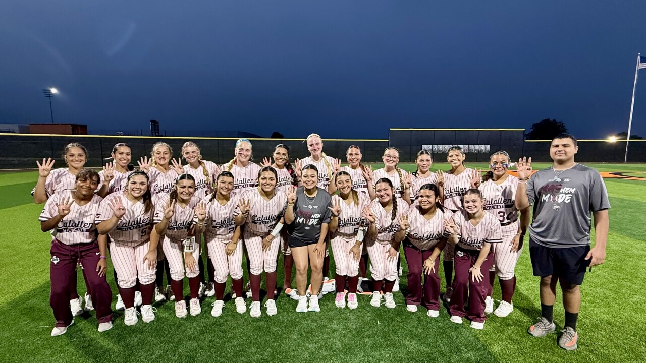 Calallen softball wins Regional Semifinal 2026