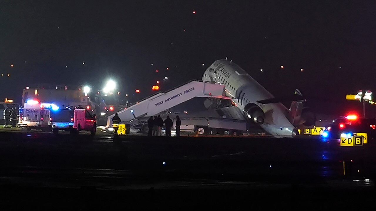 APTOPIX LaGuardia Crash