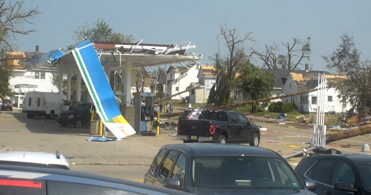 menasha gas station