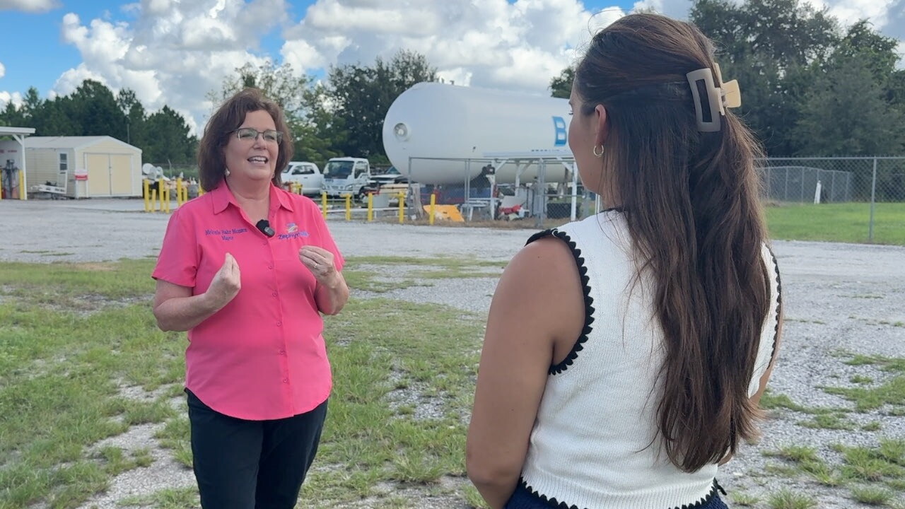 Annette listens to mayor