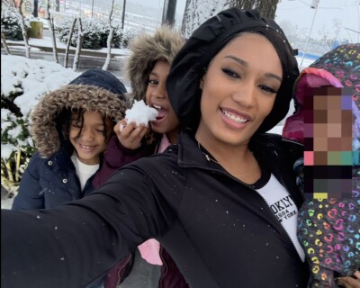 Breone'a Haskett Lee and her daughters