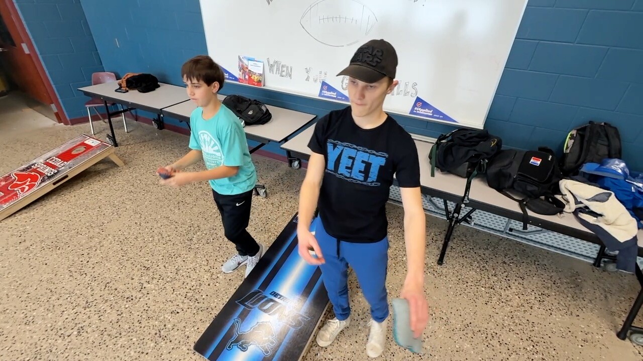 Cole Redes throwing.jpg