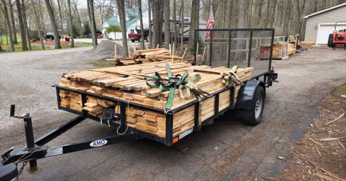 Warren man who helps plow snow for people in need has utility trailer stolen - Vimarsana News