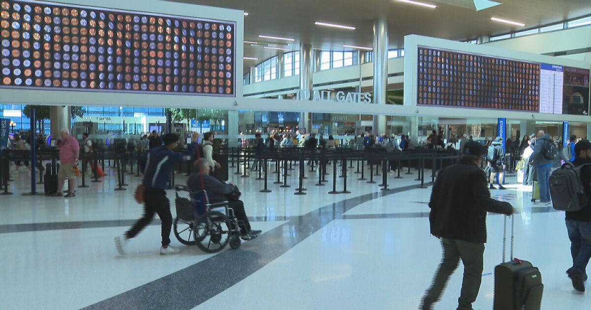 As other airports see long TSA lines, BNA travelers report short wait times