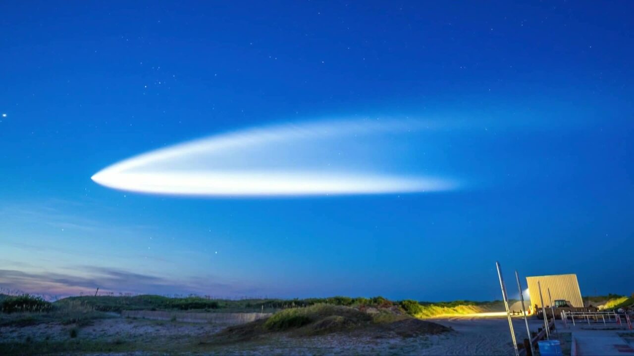 SpaceX rocket lights up early morning sky above Hampton Roads 