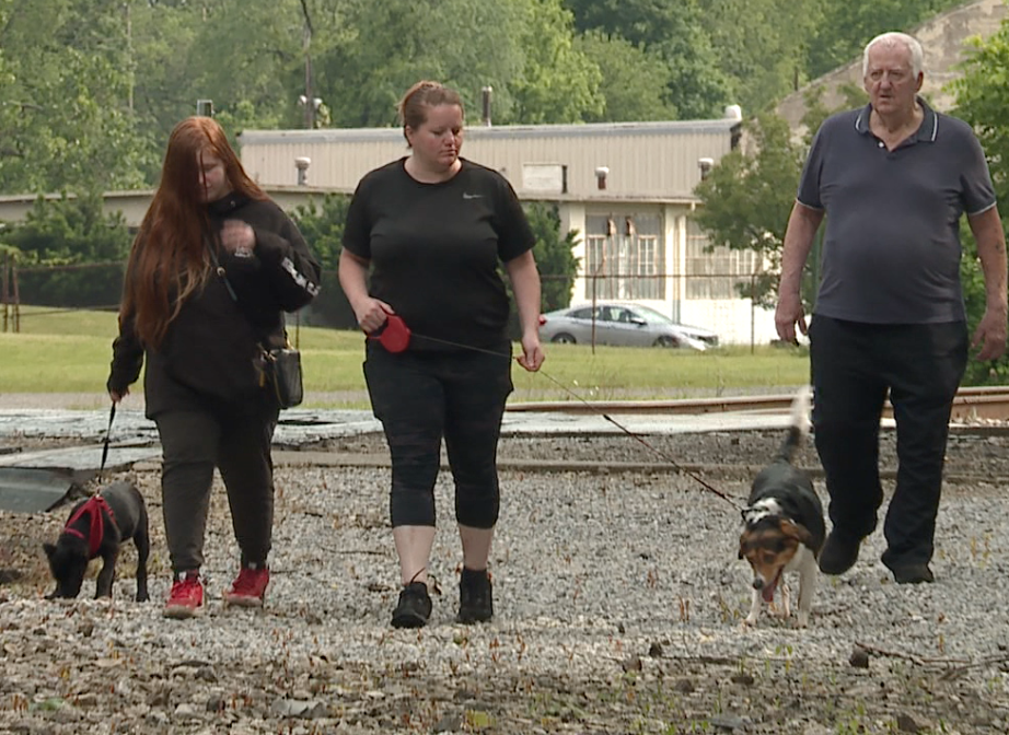Kent homeowners demand trash clean-up near two city parks