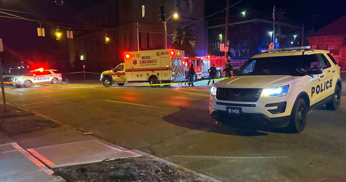 CPD: 2 people hospitalized after West Price Hill crash - Vimarsana News
