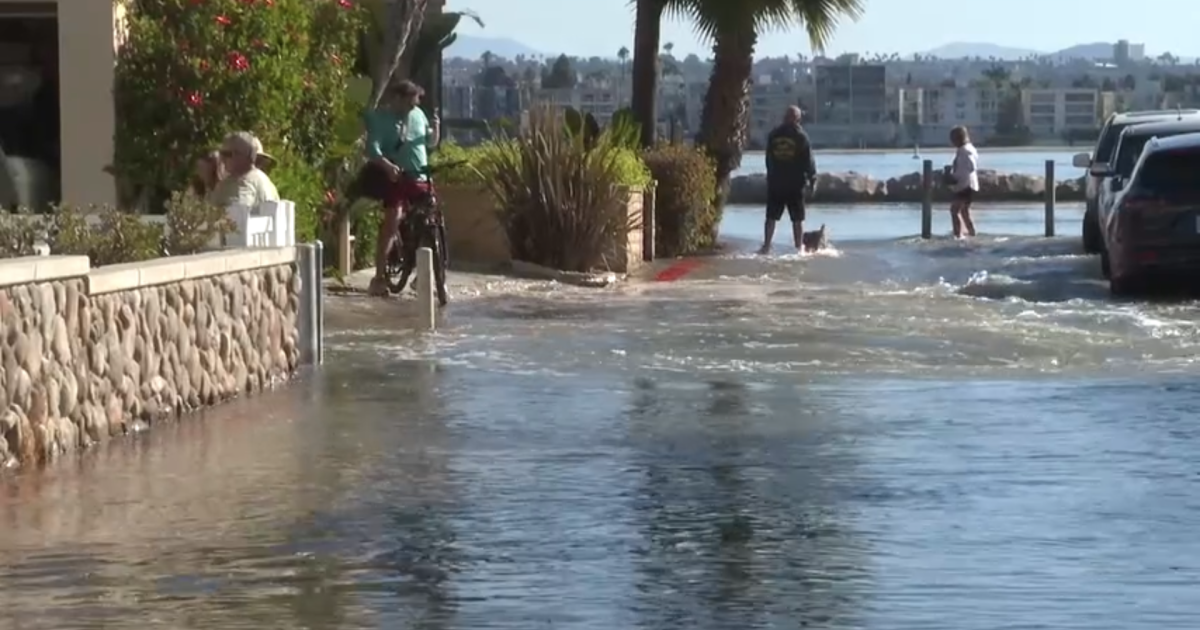 Major coastal flooding hits Mission Beach