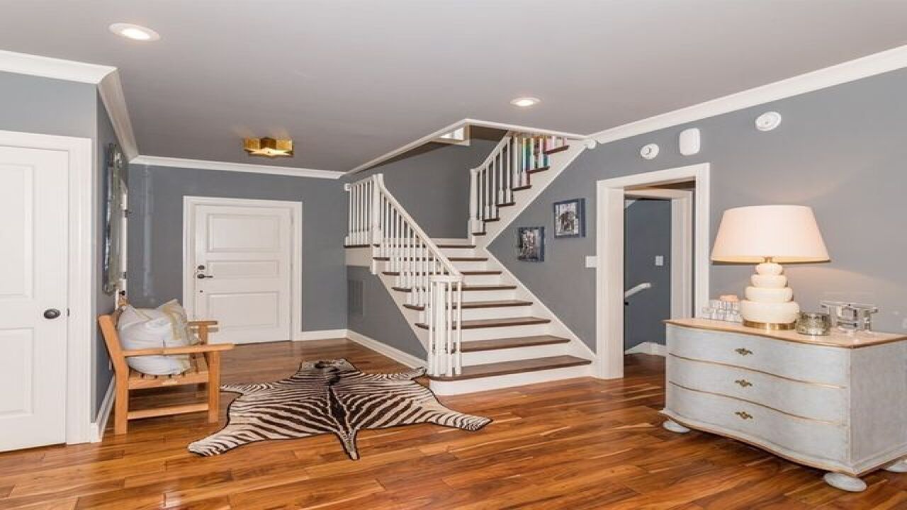 GALLERY: Matt Hasselbeck selling 1.5M Indy house