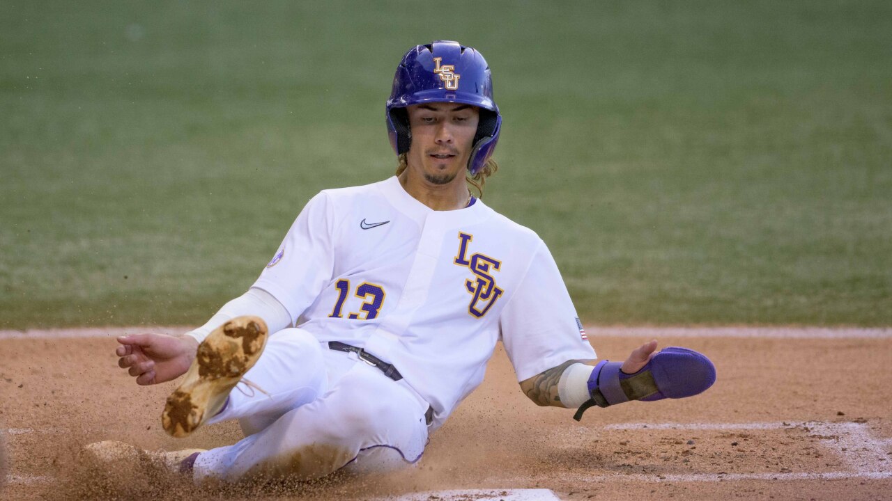 Auburn Baseball Becomes The First Team To Take A Series From No. 1 LSU This  Season