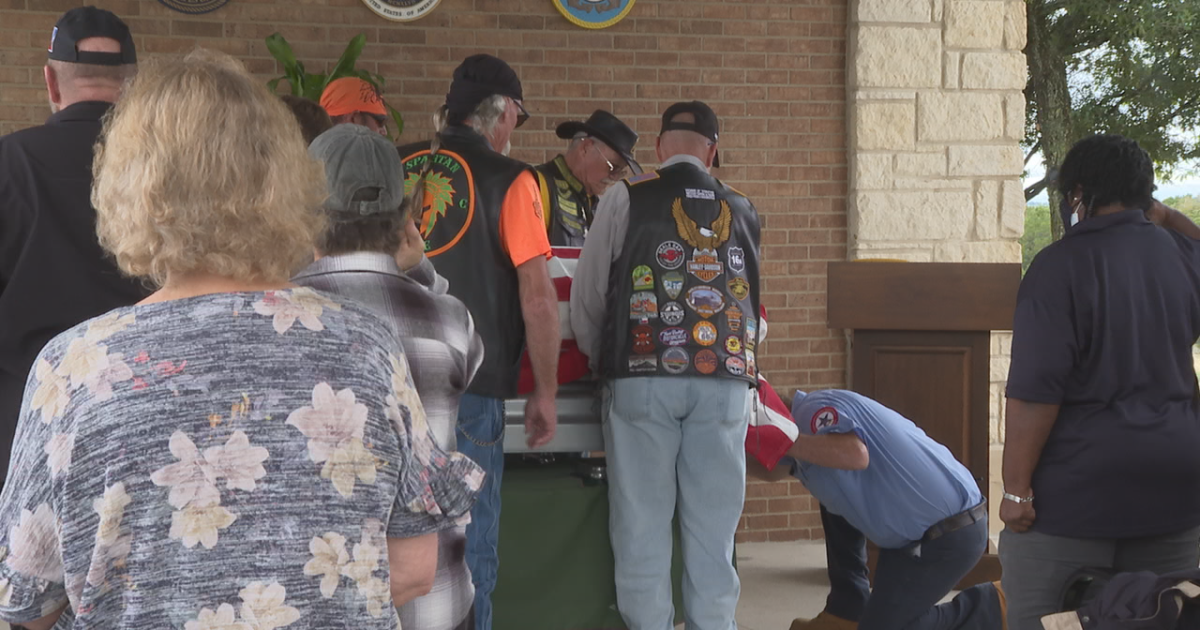 Community gathers for unaccompanied veteran funeral in Killeen - Vimarsana News