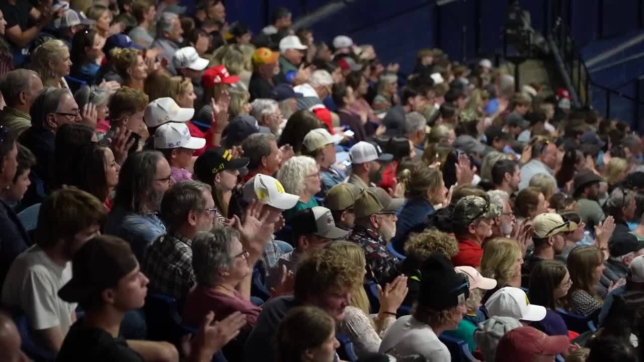 TURNING POINT CROWD