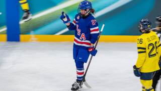 U.S. women's hockey team books trip to Olympic gold medal game
