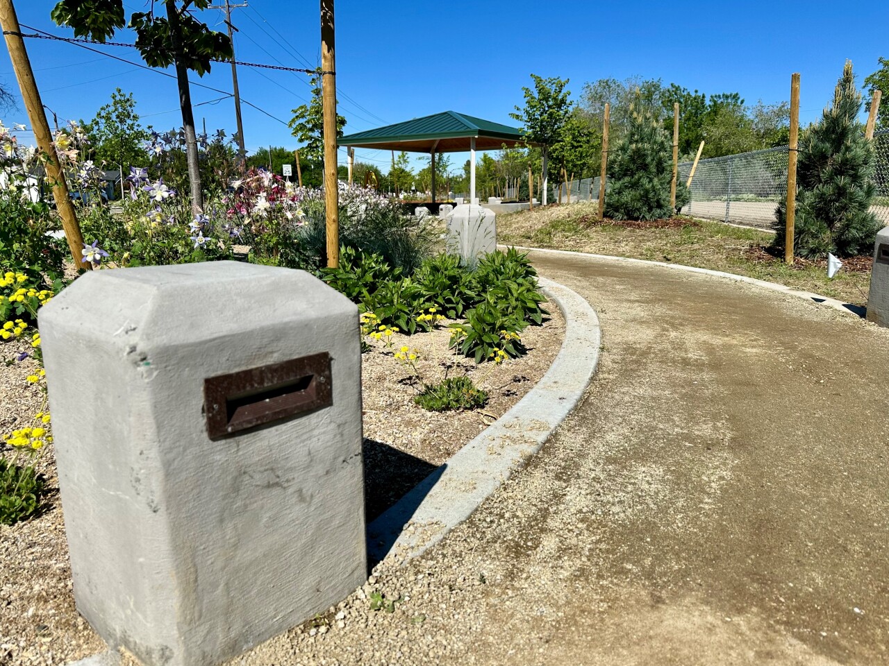 Settlers Canal Path 1.jpg