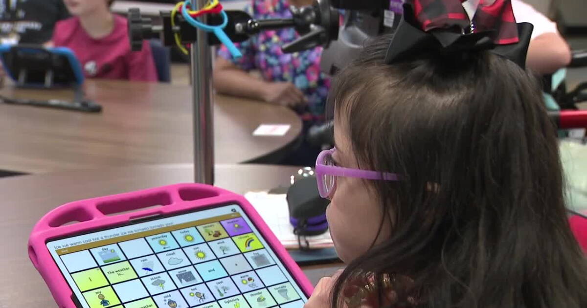 Nonverbal students in Gilbert classroom become ABC15's newest Kidcasters