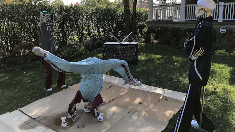 break-dancing-skeletons.png