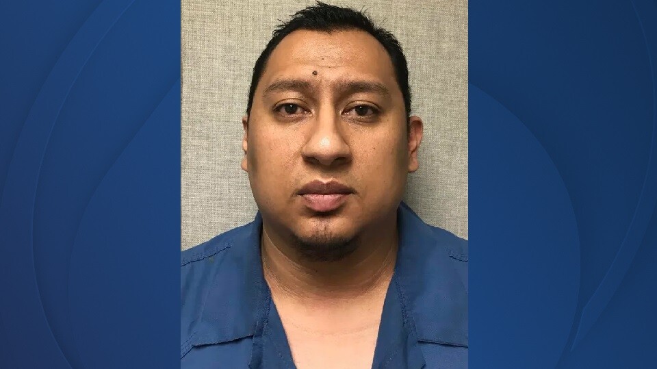 Omar Leon background 2021.jpg