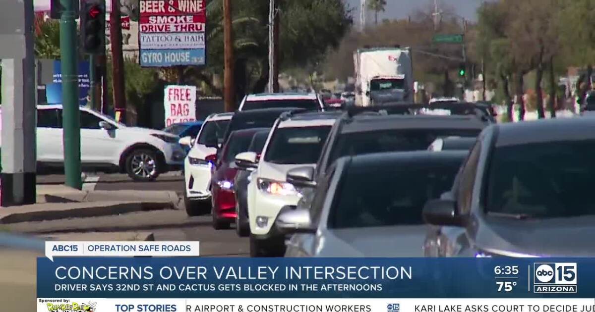 East Phoenix Traffic Woes Due to School Pickup Line East Phoenix Traffic Woes Due to School Pickup Line