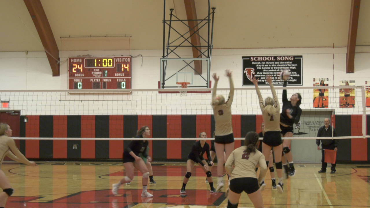 Ennis volleyball