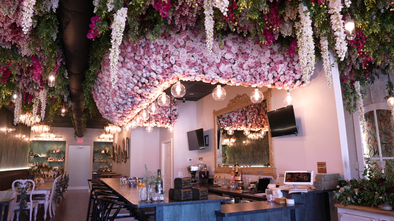 CHAMPAGNE, PREMADE COCKTAILS, MARGARITAS