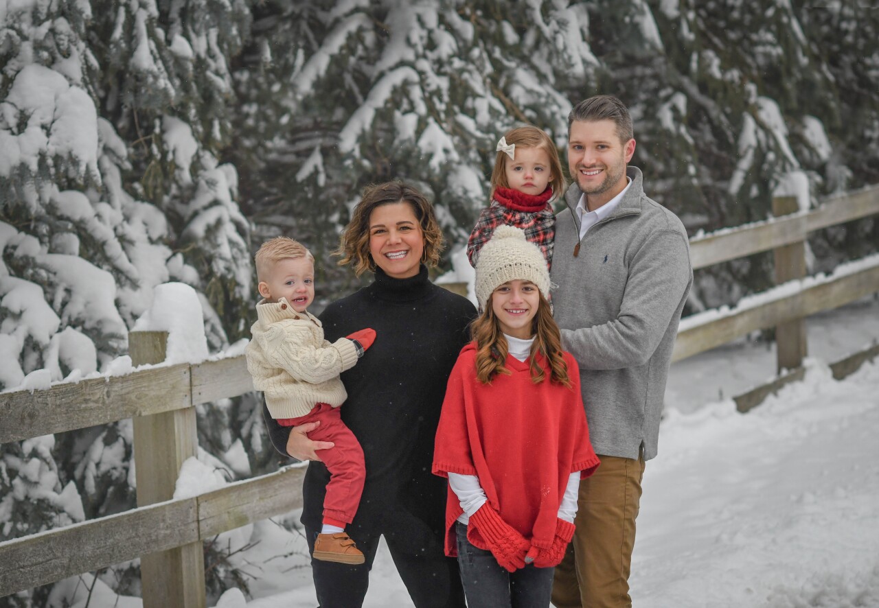 2022_People_Myers Family Christmas Photo_01.jpg