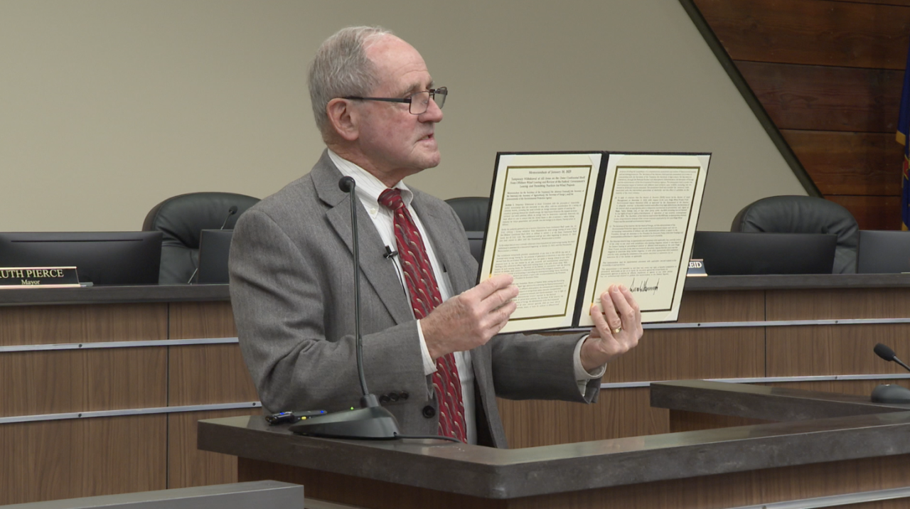 Sen. Risch rings the death knell for Lava Ridge at Magic Valley event