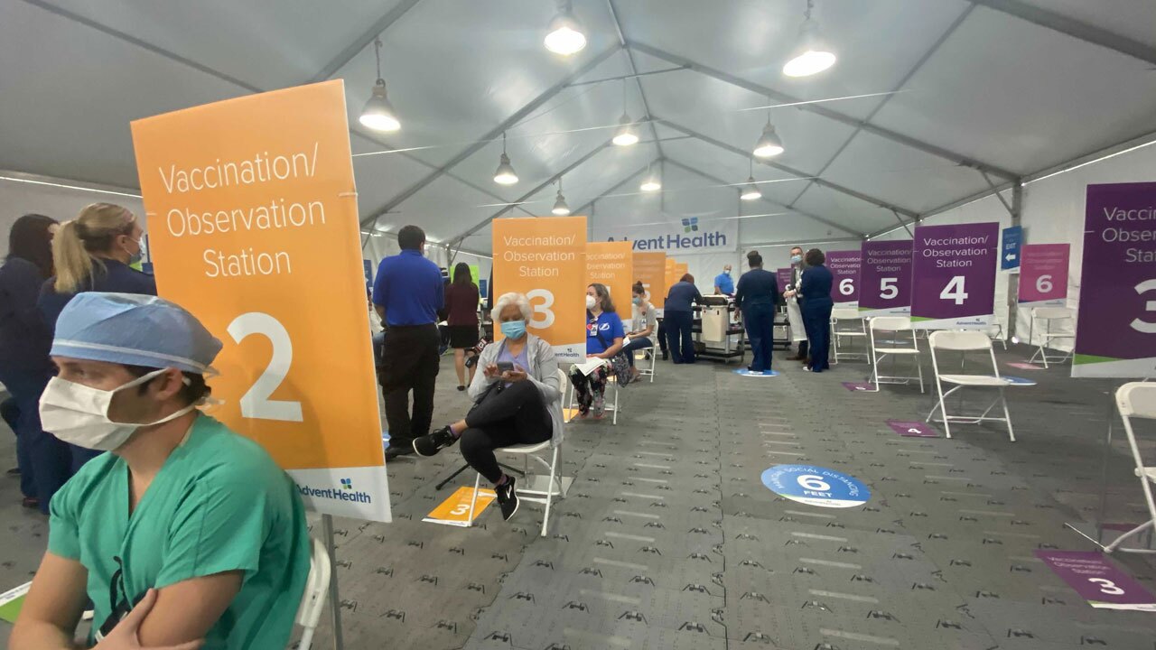 Frontline-workers-get-COVID-19-vaccine-at-AdventHealth-Tampa-1.jpg