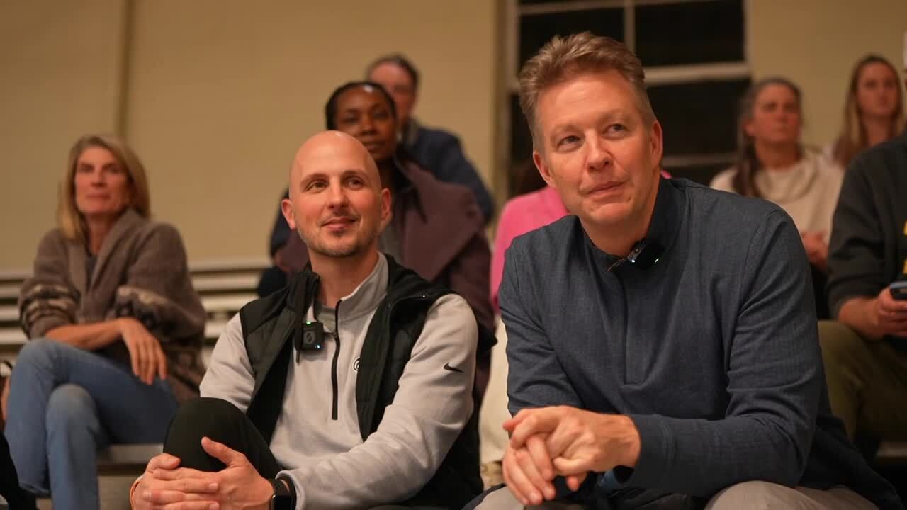 Collegiate school basketball 06 Martelli Mooney.jpg