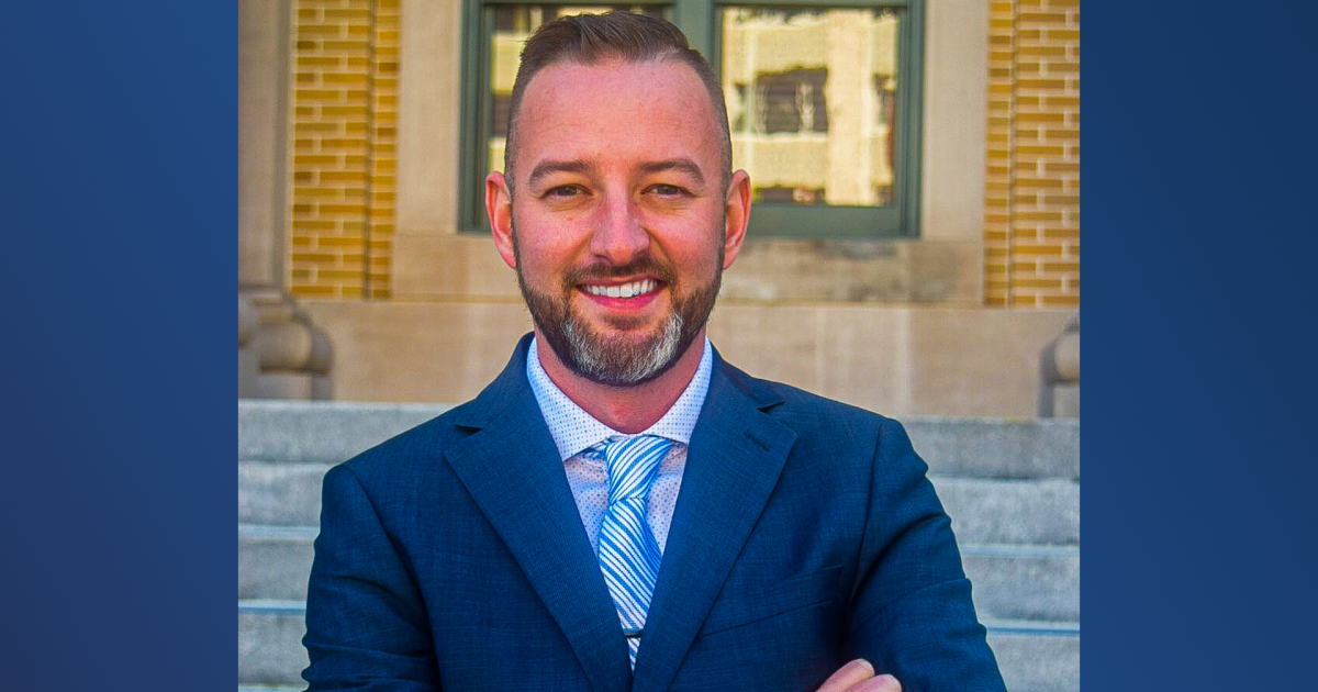 Karnes installed as new court clerk, comptroller