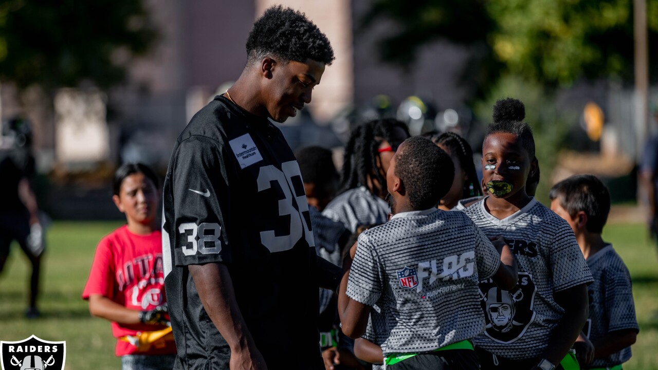 Las Vegas Raiders to conduct youth flag football league Las Vegas Raiders to conduct youth flag football league