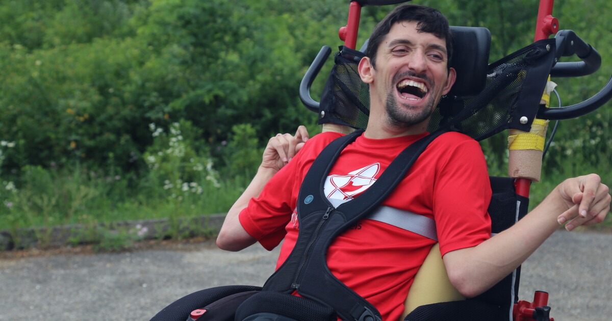 Wisconsin man with cerebral palsy completes multiple marathons - Vimarsana News