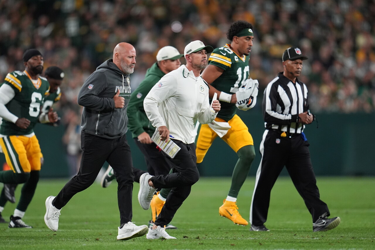 Falcons Packers Football