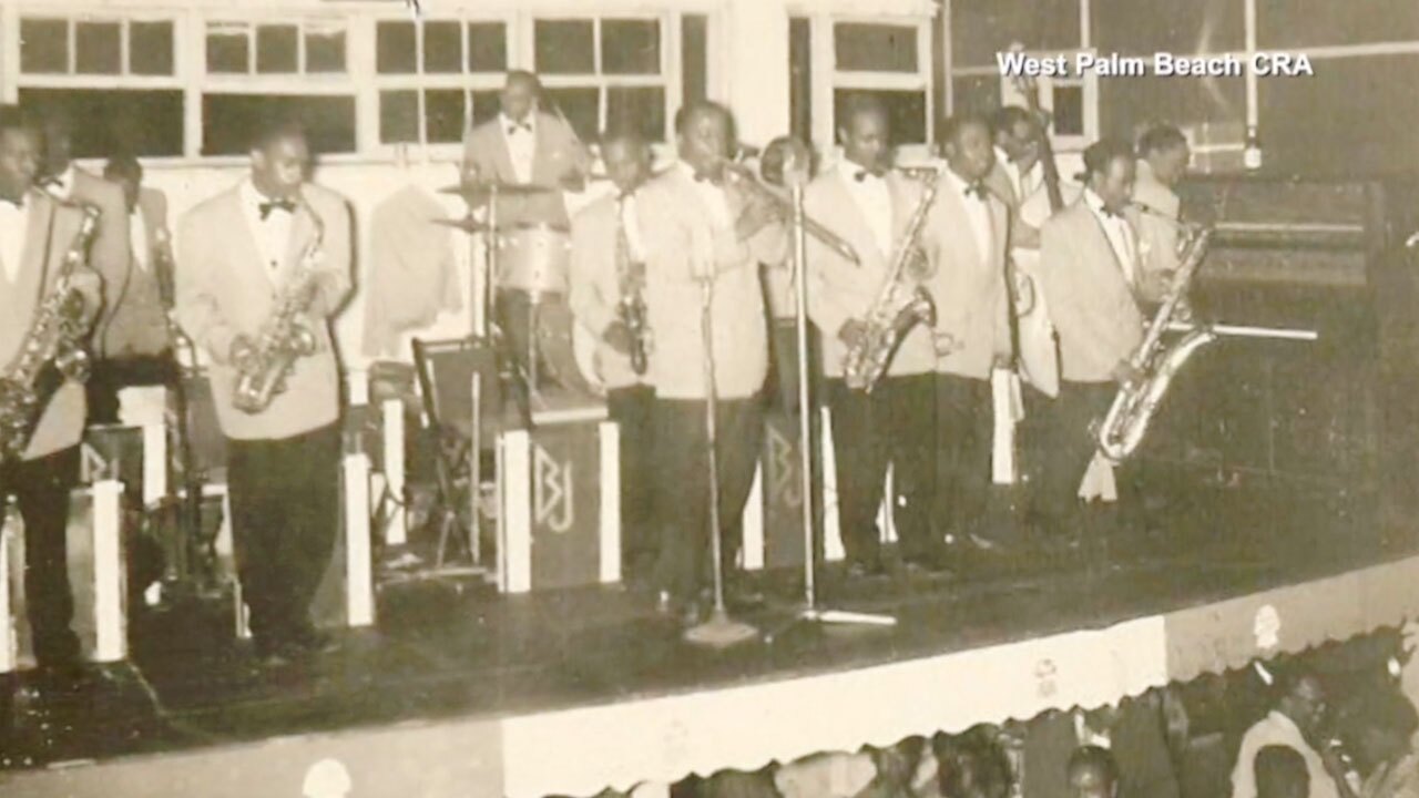 Historic Sunset Lounge photo