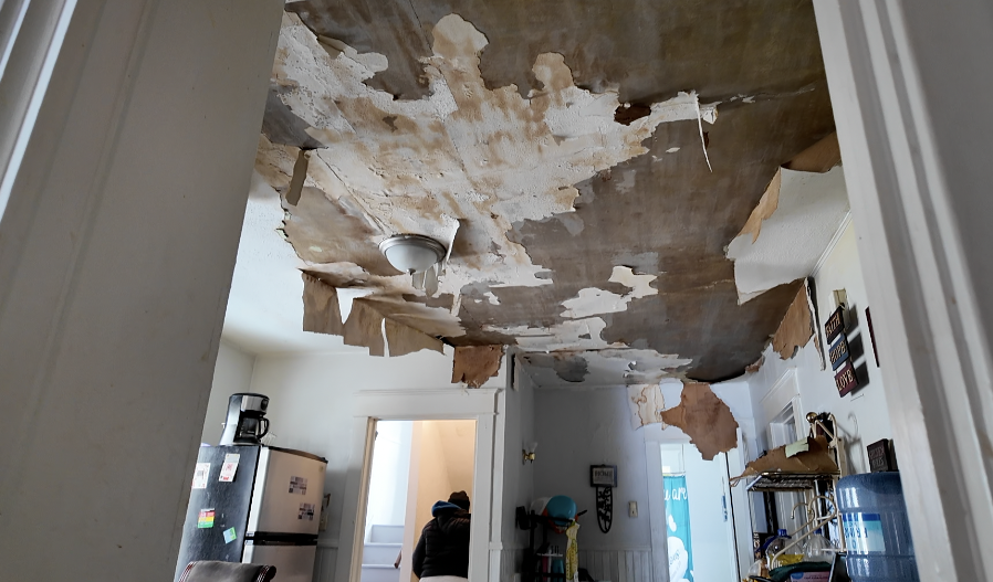 Towana Munn's ceiling