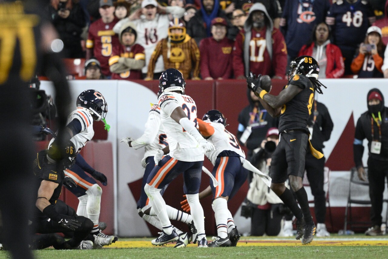 Bears Commanders Football