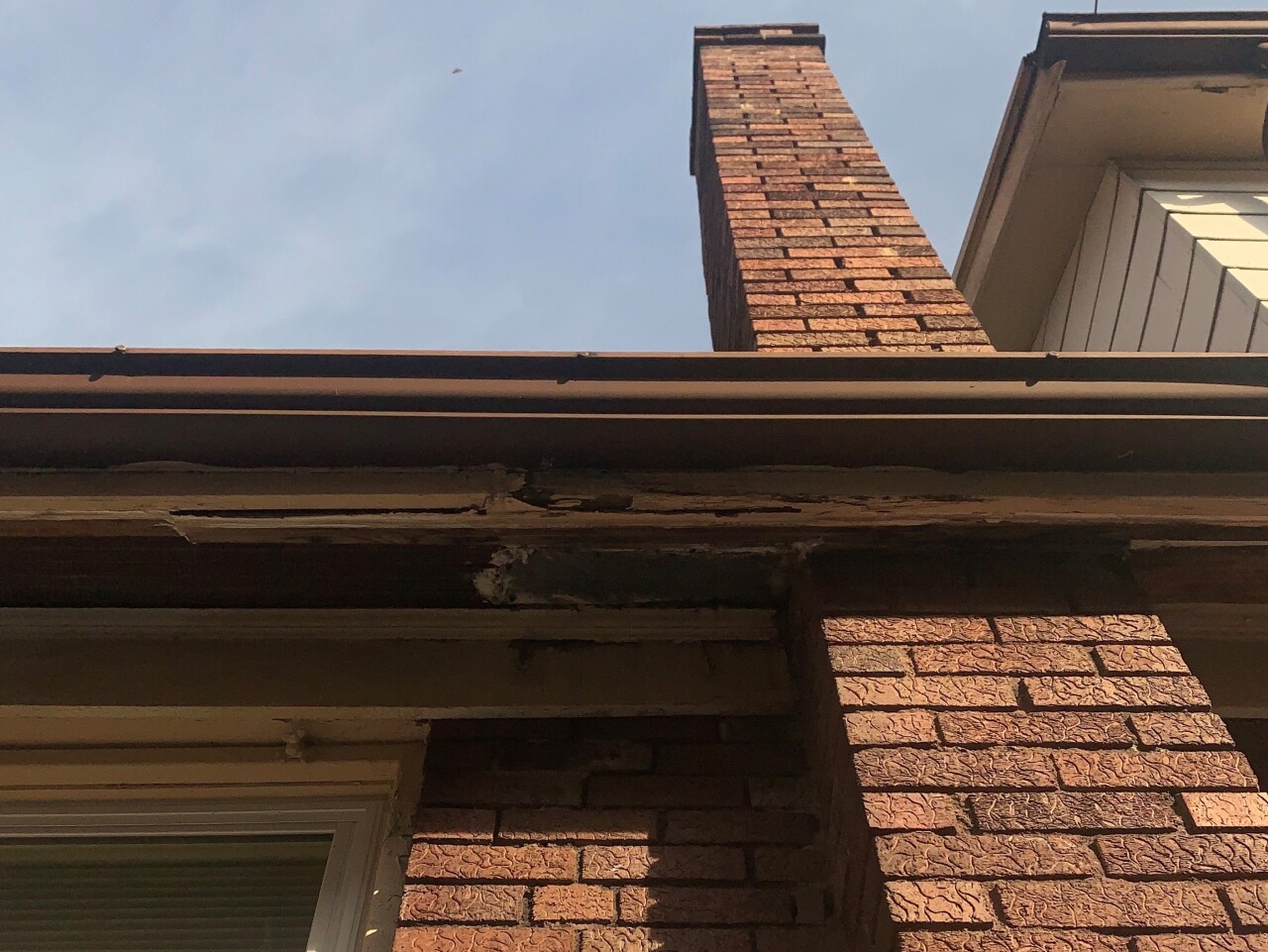 soffit_in_disrepair_cropped.jpg