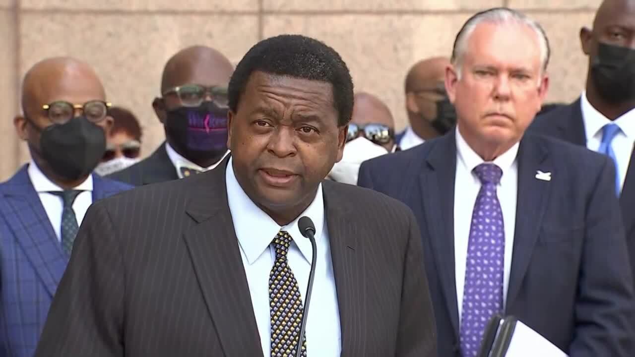 Florida Sen. Perry Thurston defends Robert Runcie at news conference, April 23, 2021