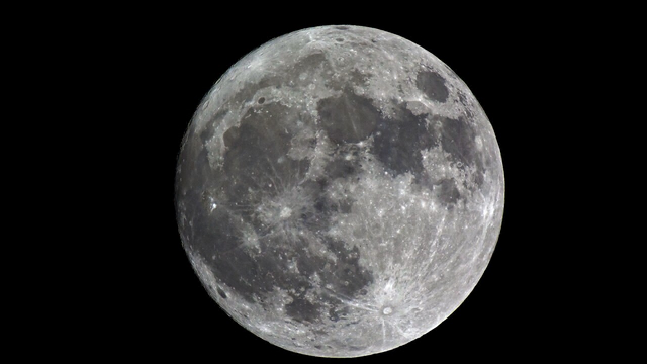 San Diego skygazers capture shots of supermoon